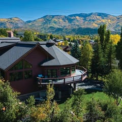 Moose Meadows Lodge (837705)