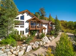 Emerald View Chalet (202801)