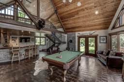 Moose Meadows Lodge (837705)