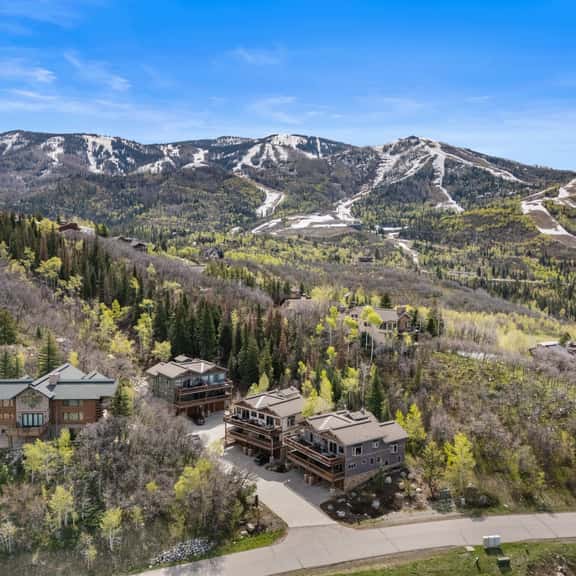 Eagles Nest Chalet (986483) - Image 1