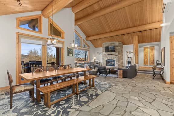 Emerald View Chalet (202801)