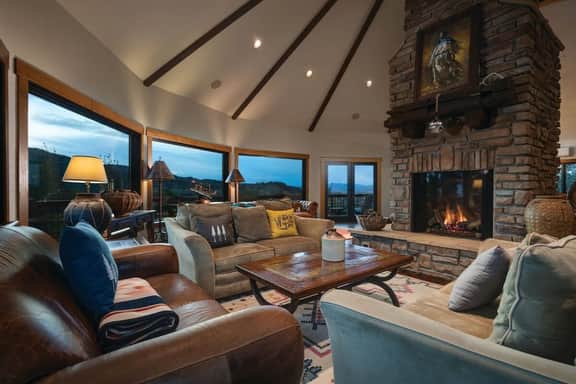 Moose Meadows Lodge (837705)