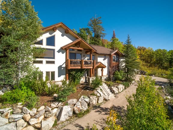 Emerald View Chalet (202801) - Image 1