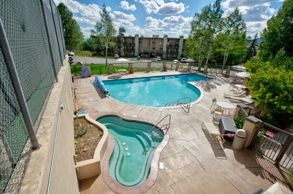 Storm Meadows Club C-220 (977857) - Image 1